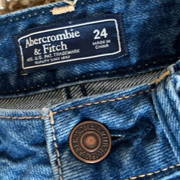 ABERCROMBIE & FITCH Denim jean cut-off skirt (about Size 6 or 24) - Picture 5 of 13